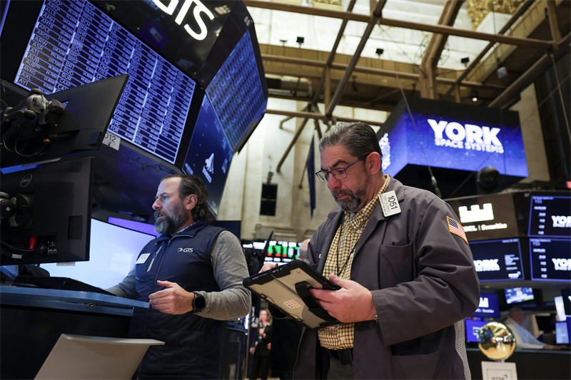 Wall Street dans le rouge, en attendant Alphabet, Amazon et l'emploi