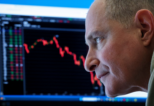 Wall Street replonge, avant un long week-end à haut risque