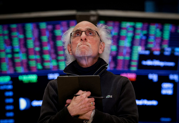 Wall Street : S&P et Nasdaq sous pression, avec l'Iran et les 'semis'