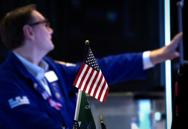 Wall Street sous pression, inquiétudes sur les valorisations