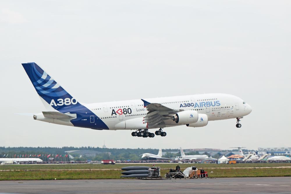Le duel Airbus-Boeing s'intensifie à Farnborough sur fond de reprise du secteur