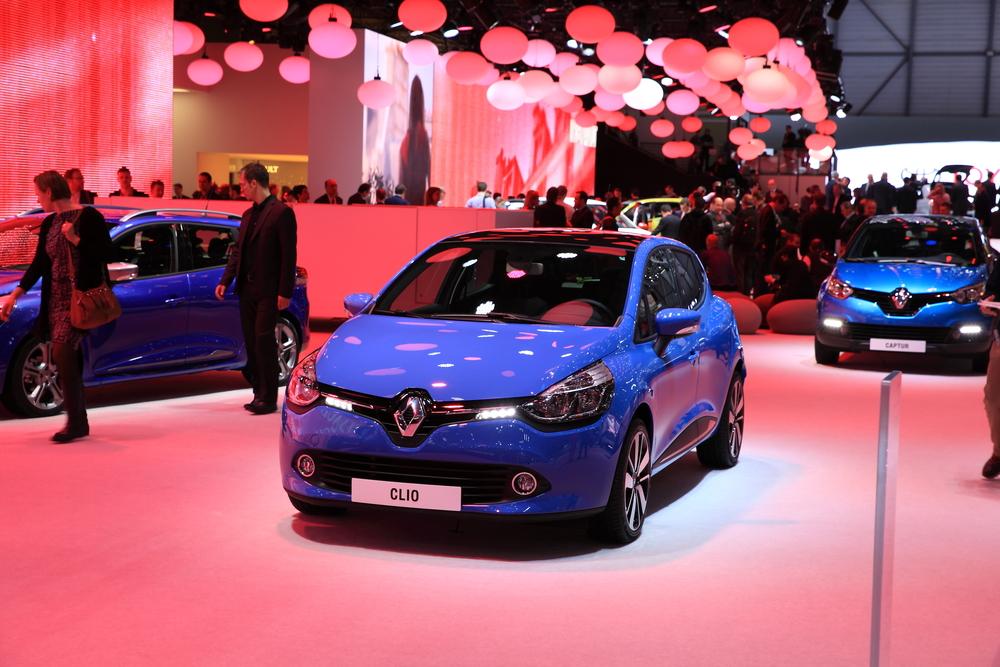 Renault lance son offensive hors d'Europe, le marché apprécie