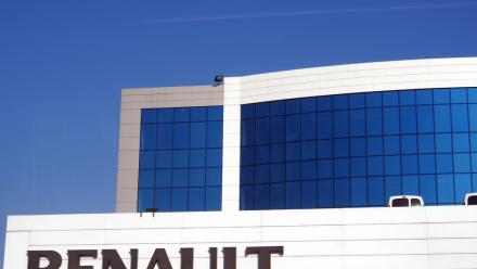 Renault recule, Berenberg diminue son objectif de cours